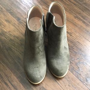 Everyone’s Favorite Green Bootie